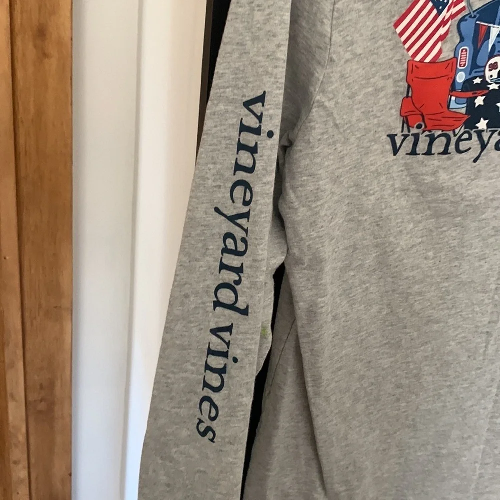 Vineyard vines boy pullover crew longsleeve tee. Size‎ L